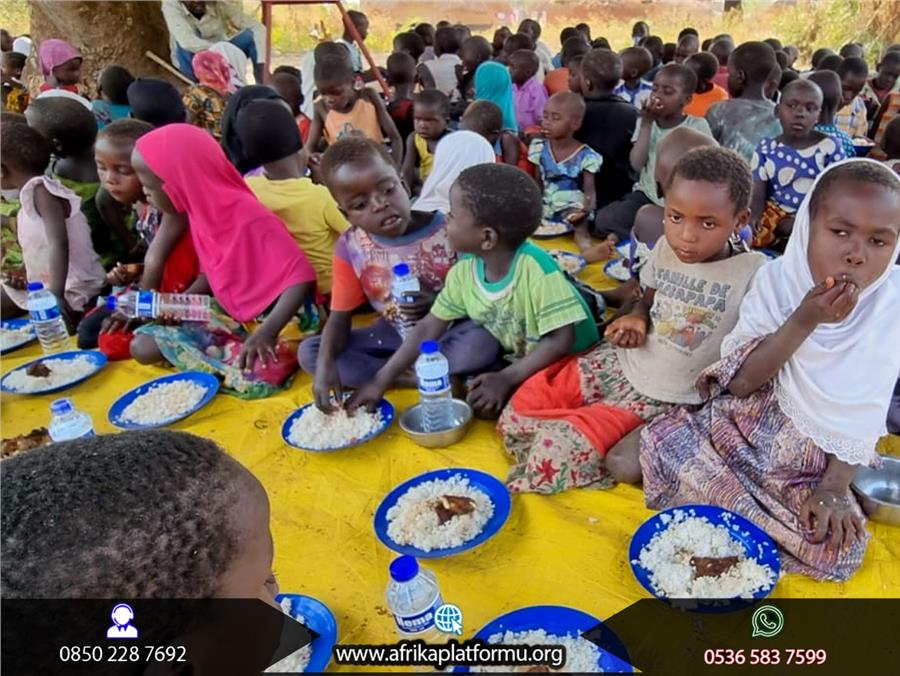 Afrika'da Yemek Yardımı